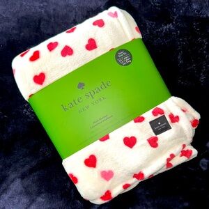 NEW! KATE SPADE Twin XL Hearts Plush Fleece Blanket NWT GORGEOUS!